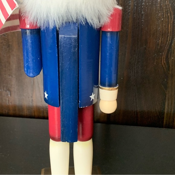 Vintage 2009 Uncle Sam Nutcracker with American Flag - Picture 12 of 16